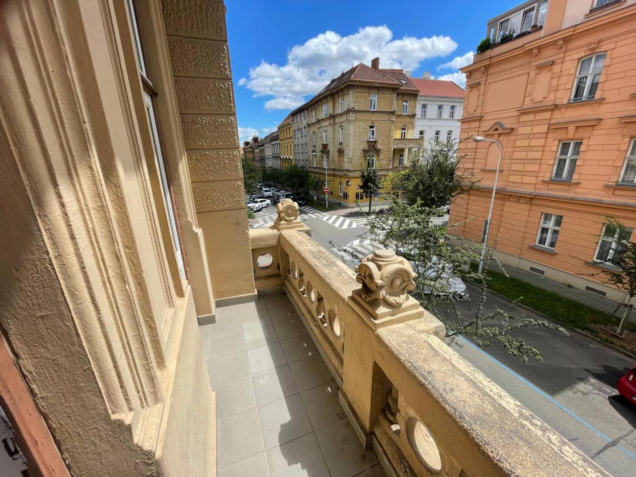 Rooms Veveri - Uvoz, 10 Min Peski Do Centru Brno Zewnętrze zdjęcie