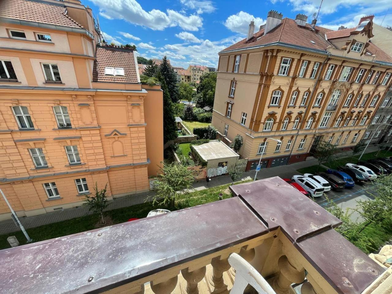 Rooms Veveri - Uvoz, 10 Min Peski Do Centru Brno Zewnętrze zdjęcie
